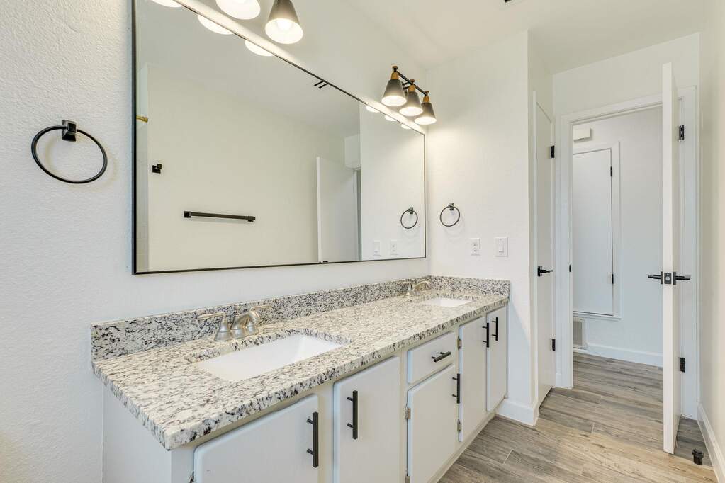 3 Bedroom Single Family Home/House's Image 23