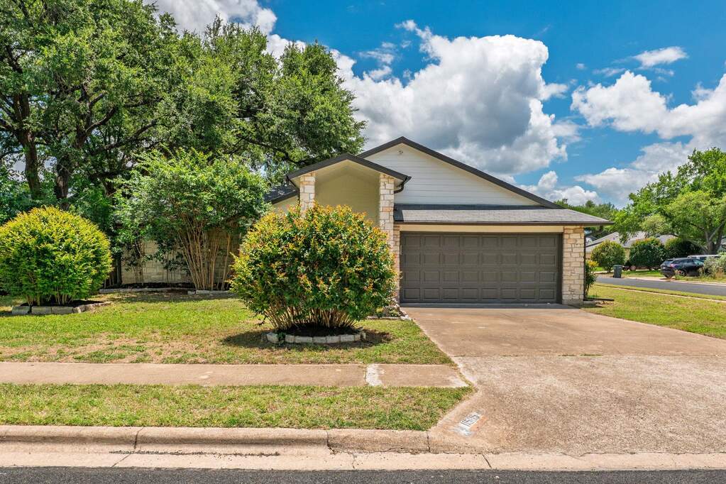 3 Bedroom Single Family Home/House's Image 31