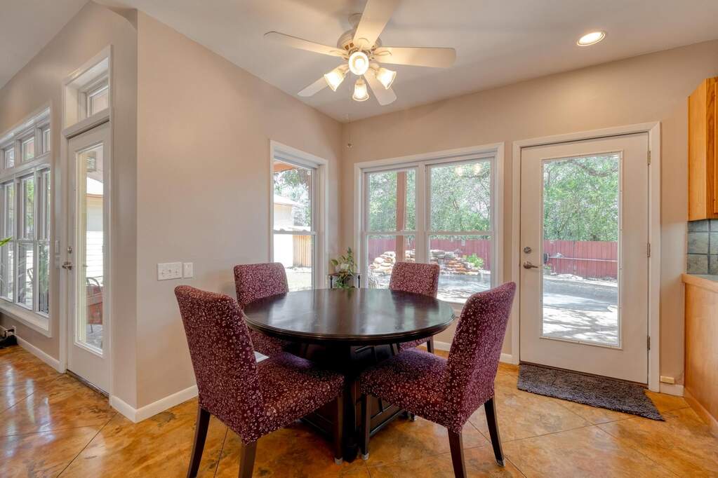3 Bedroom Single Family Home/House's Image 8