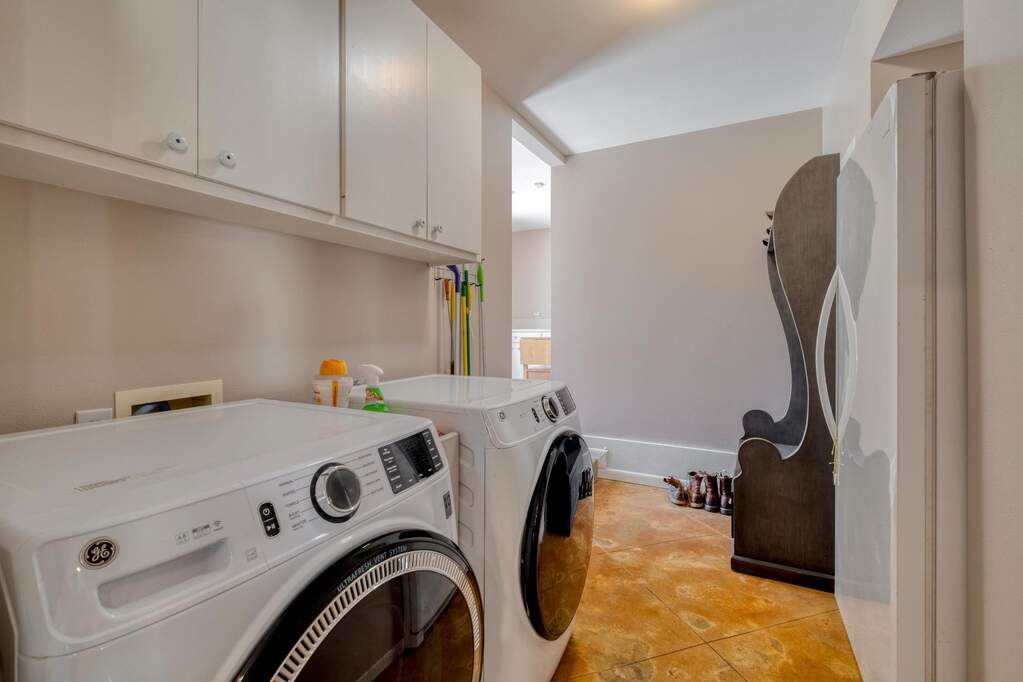 3 Bedroom Single Family Home/House's Image 11
