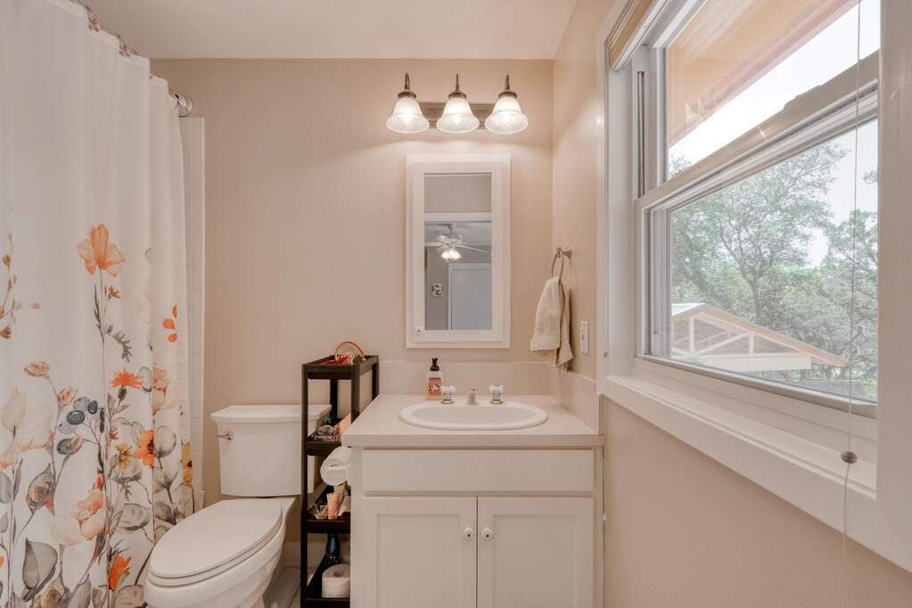 3 Bedroom Single Family Home/House's Image 21