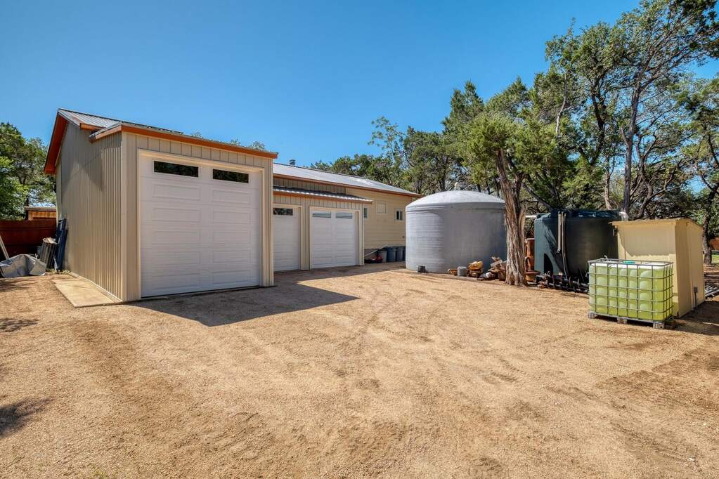 3 Bedroom Single Family Home/House's Image 27