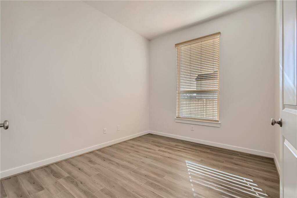 4 Bedroom Single Family Home/House's Image 7