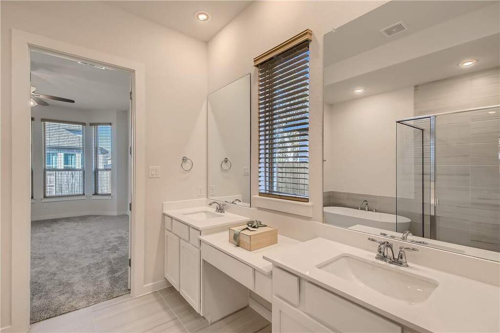 4 Bedroom Single Family Home/House's Image 11