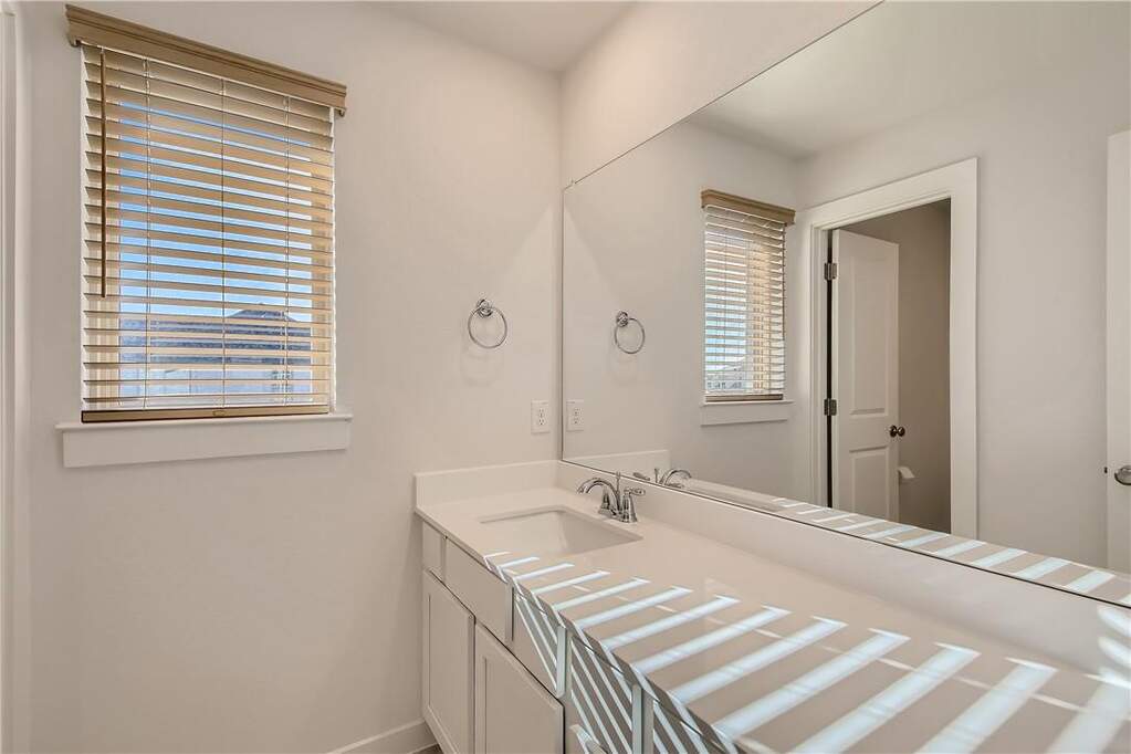 4 Bedroom Single Family Home/House's Image 17