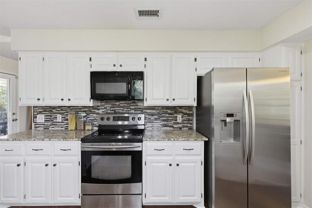 4 Bedroom Single Family Home/House's Image 10