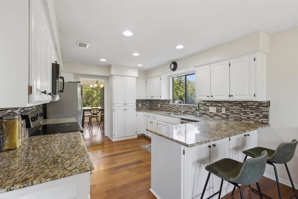 4 Bedroom Single Family Home/House's Image 12