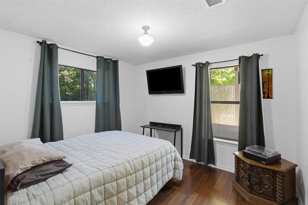 4 Bedroom Single Family Home/House's Image 22