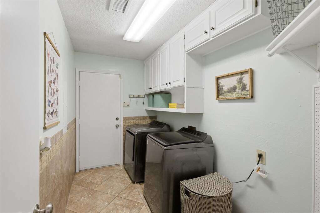 4 Bedroom Single Family Home/House's Image 26