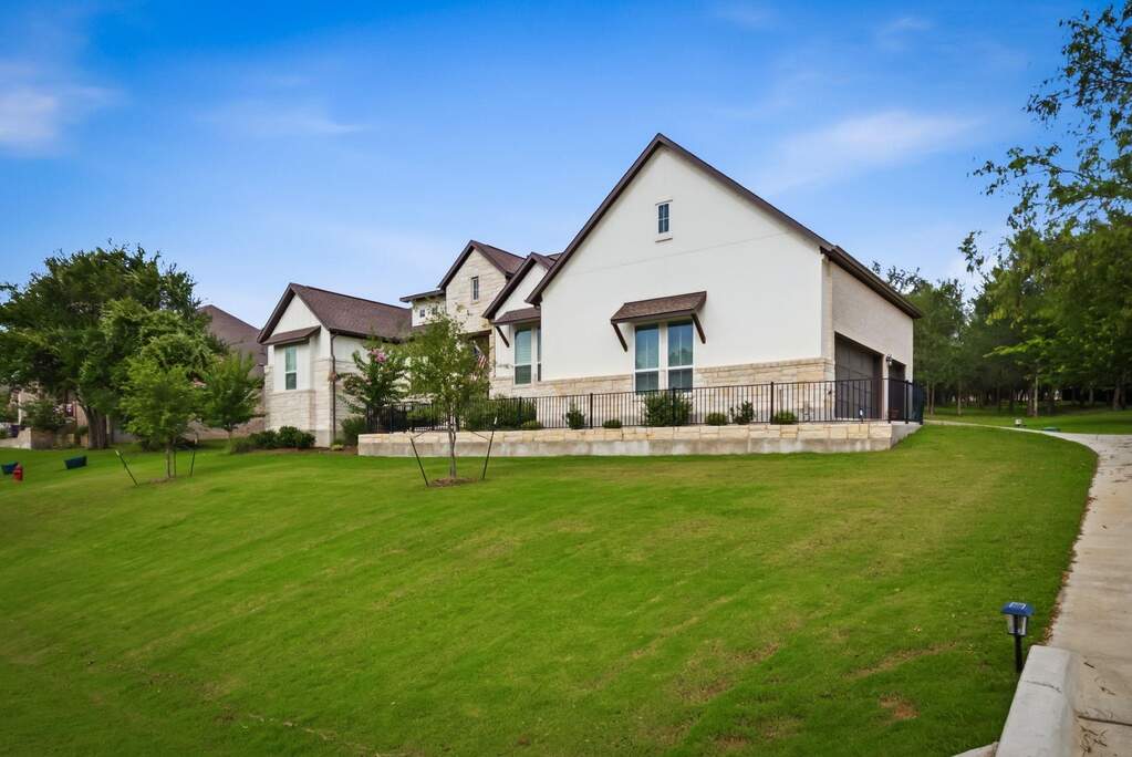4 Bedroom Single Family Home/House's Image 7