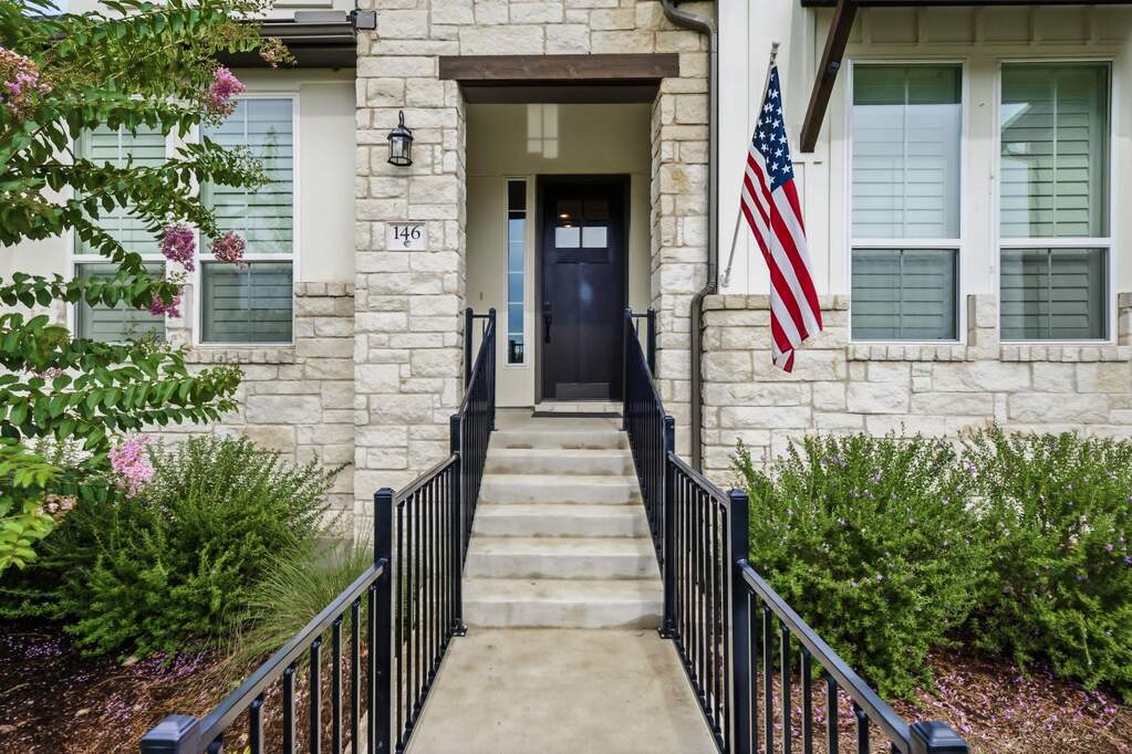 4 Bedroom Single Family Home/House's Image 8