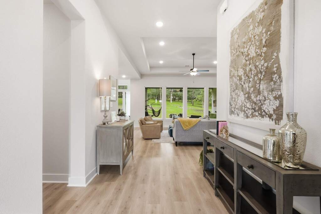 4 Bedroom Single Family Home/House's Image 9