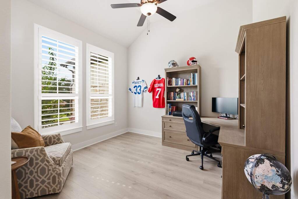 4 Bedroom Single Family Home/House's Image 11