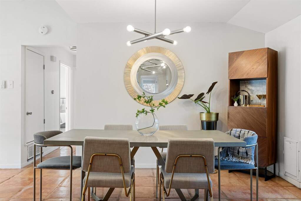 4 Bedroom Single Family Home/House's Image 8