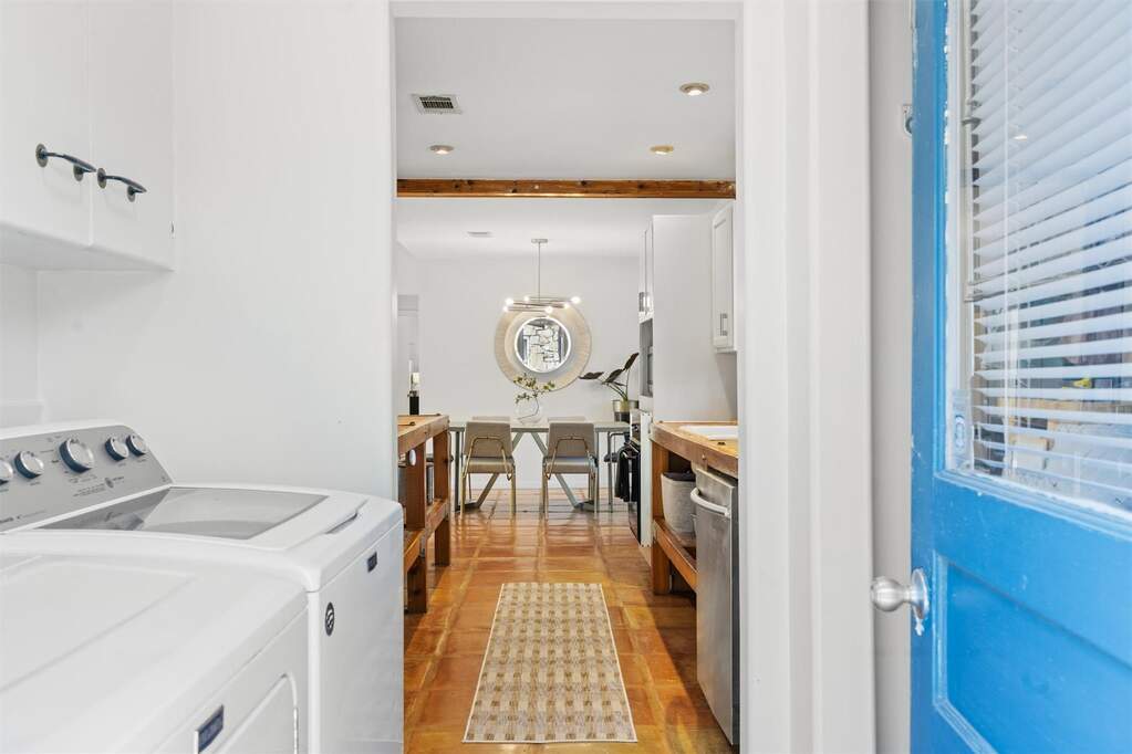 4 Bedroom Single Family Home/House's Image 9