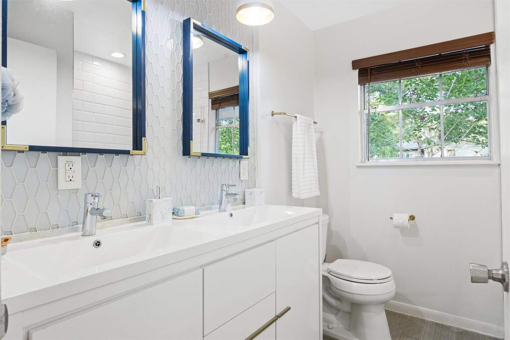 4 Bedroom Single Family Home/House's Image 11