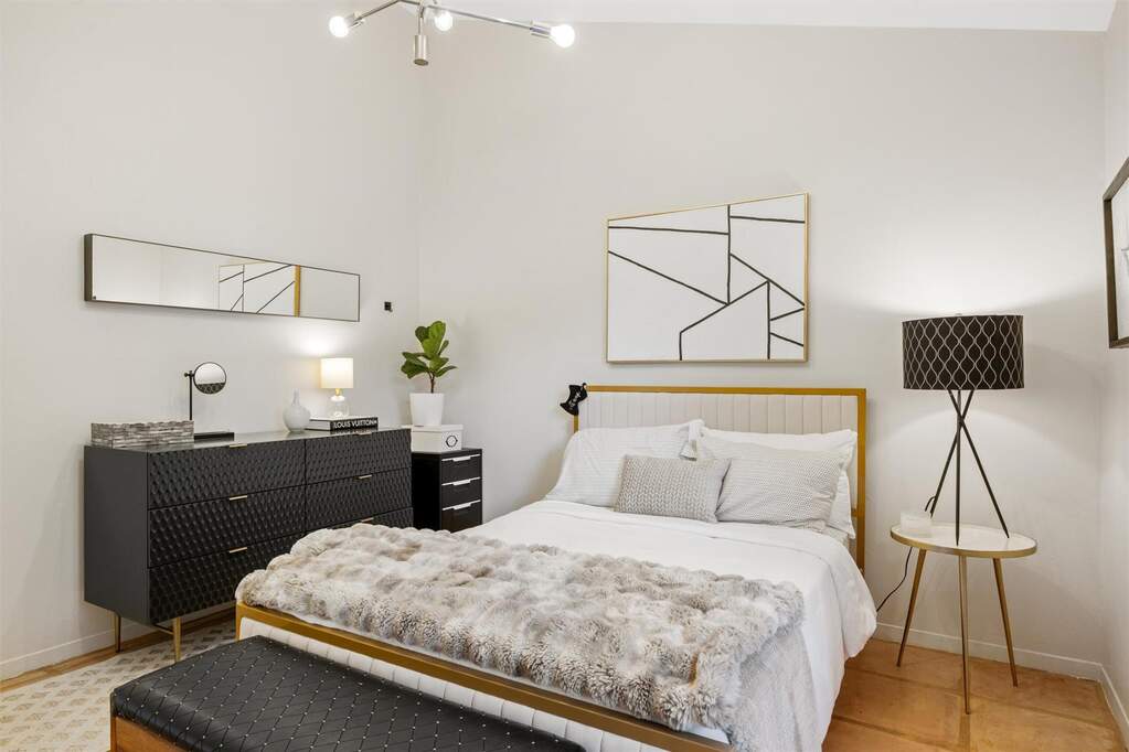 4 Bedroom Single Family Home/House's Image 13