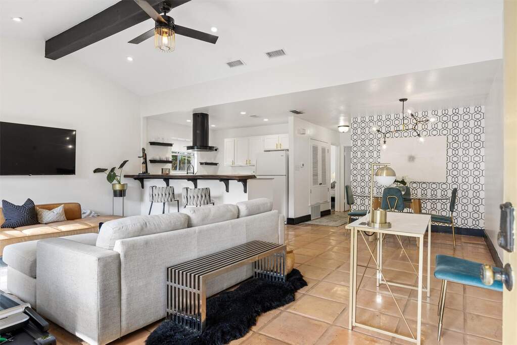 4 Bedroom Single Family Home/House's Image 17