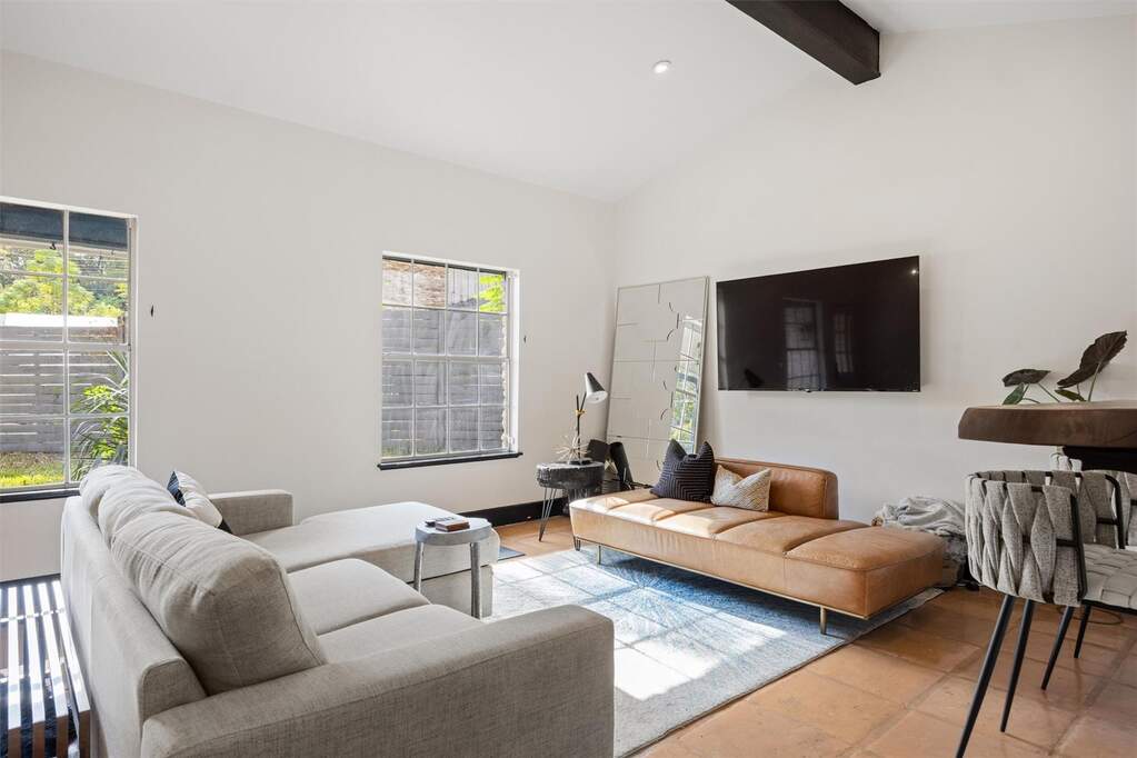 4 Bedroom Single Family Home/House's Image 18