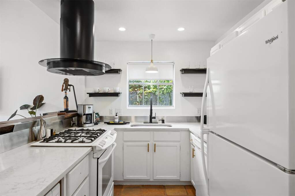 4 Bedroom Single Family Home/House's Image 19