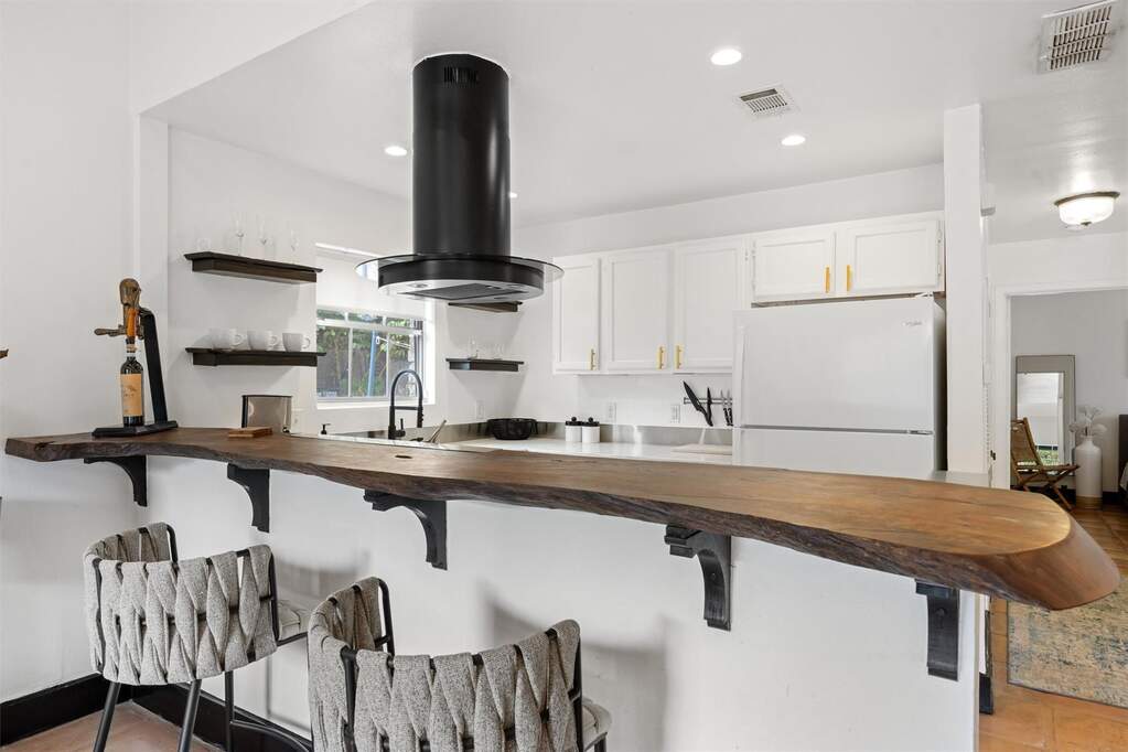 4 Bedroom Single Family Home/House's Image 20