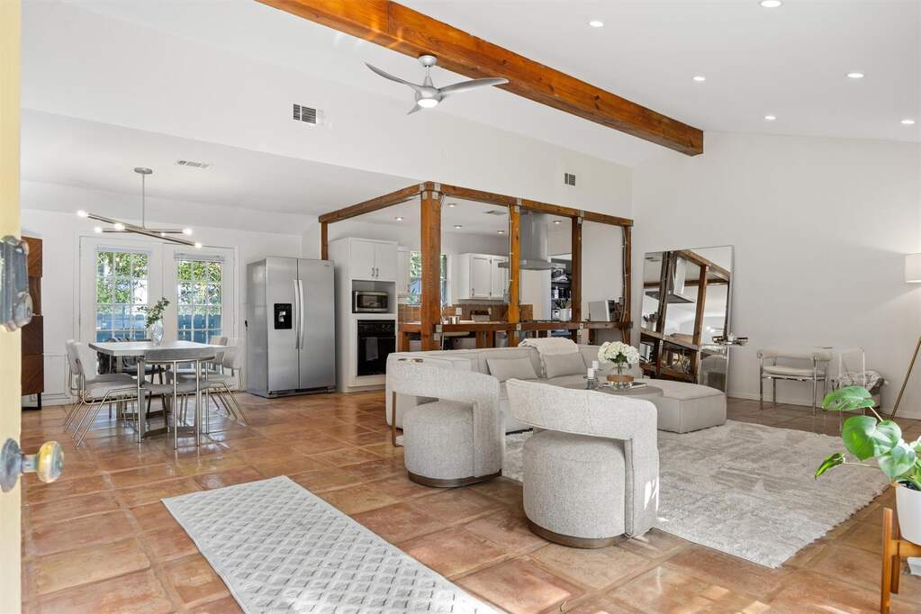 4 Bedroom Single Family Home/House's Image 4