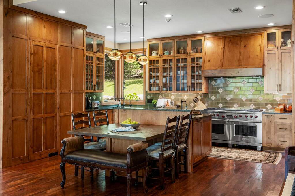 4 Bedroom Single Family Home/House's Image 7