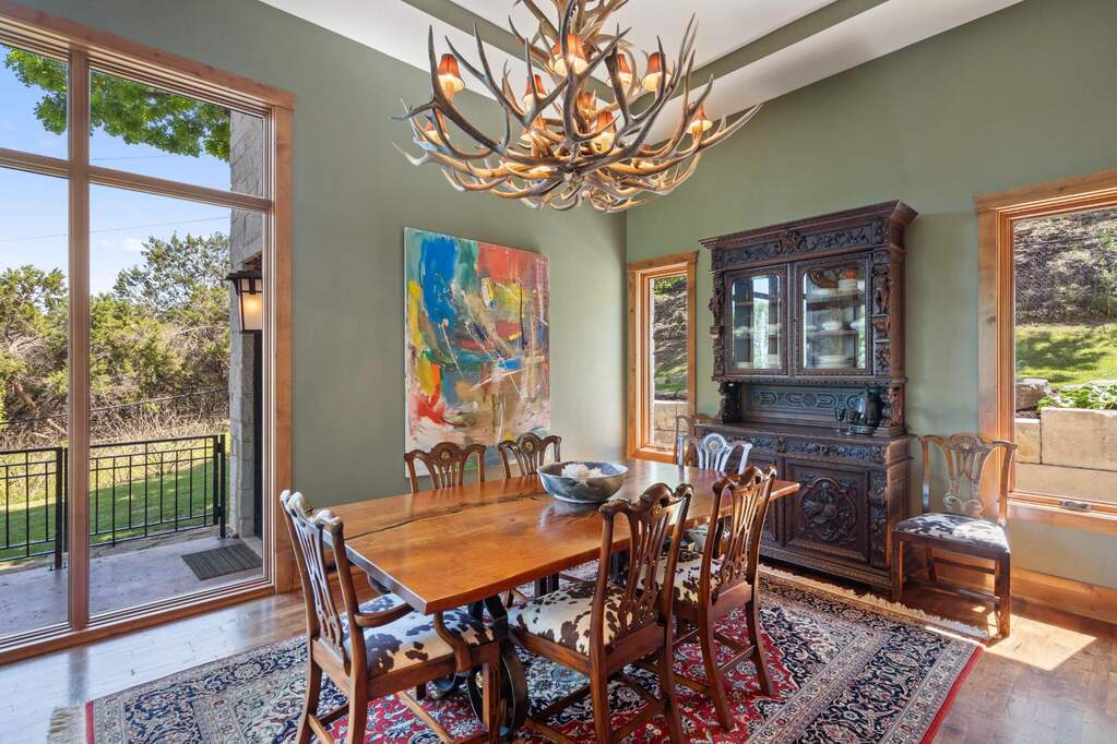 4 Bedroom Single Family Home/House's Image 18