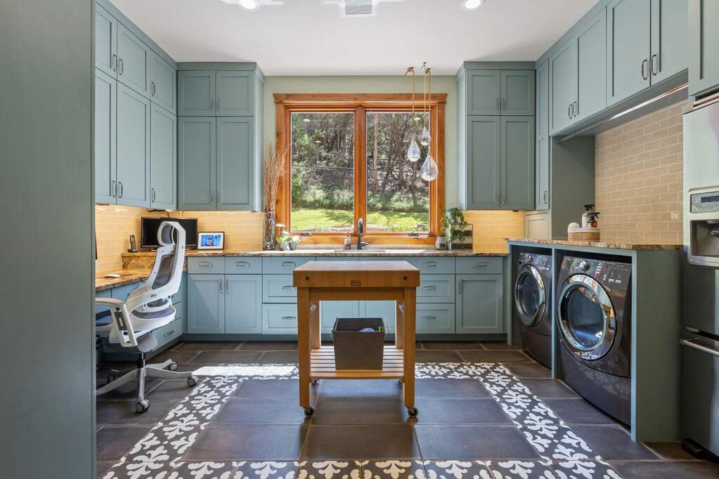 4 Bedroom Single Family Home/House's Image 25