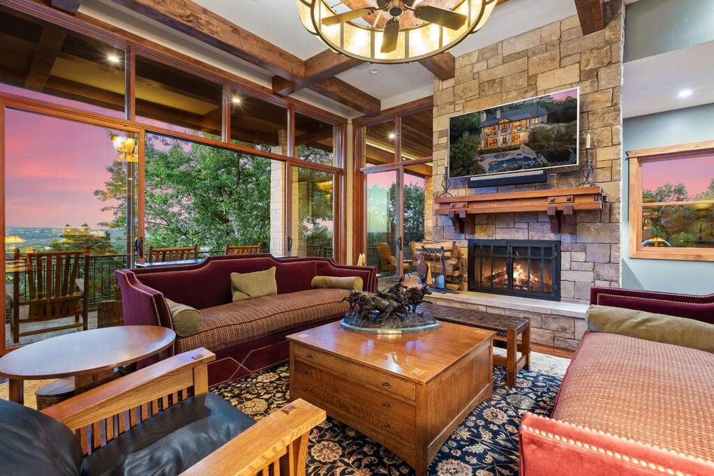 4 Bedroom Single Family Home/House's Image 3