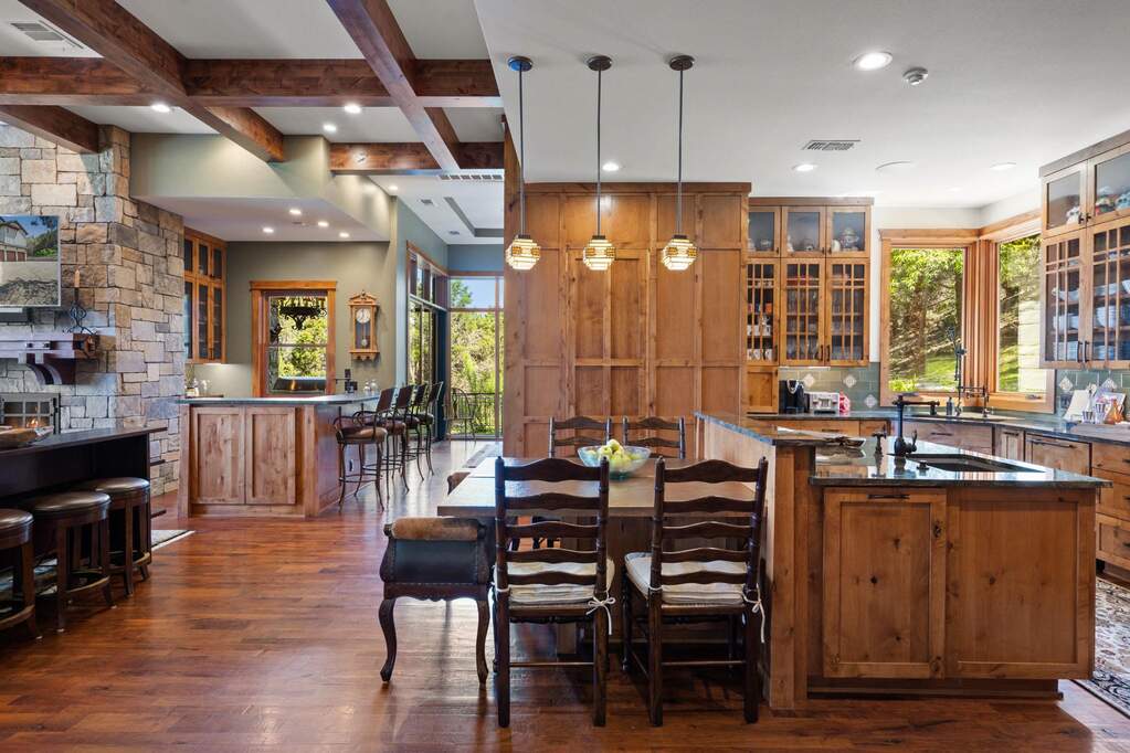 4 Bedroom Single Family Home/House's Image 5