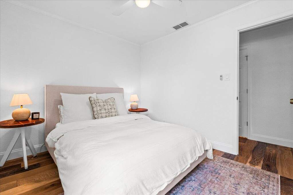 3 Bedroom Single Family Home/House's Image 14