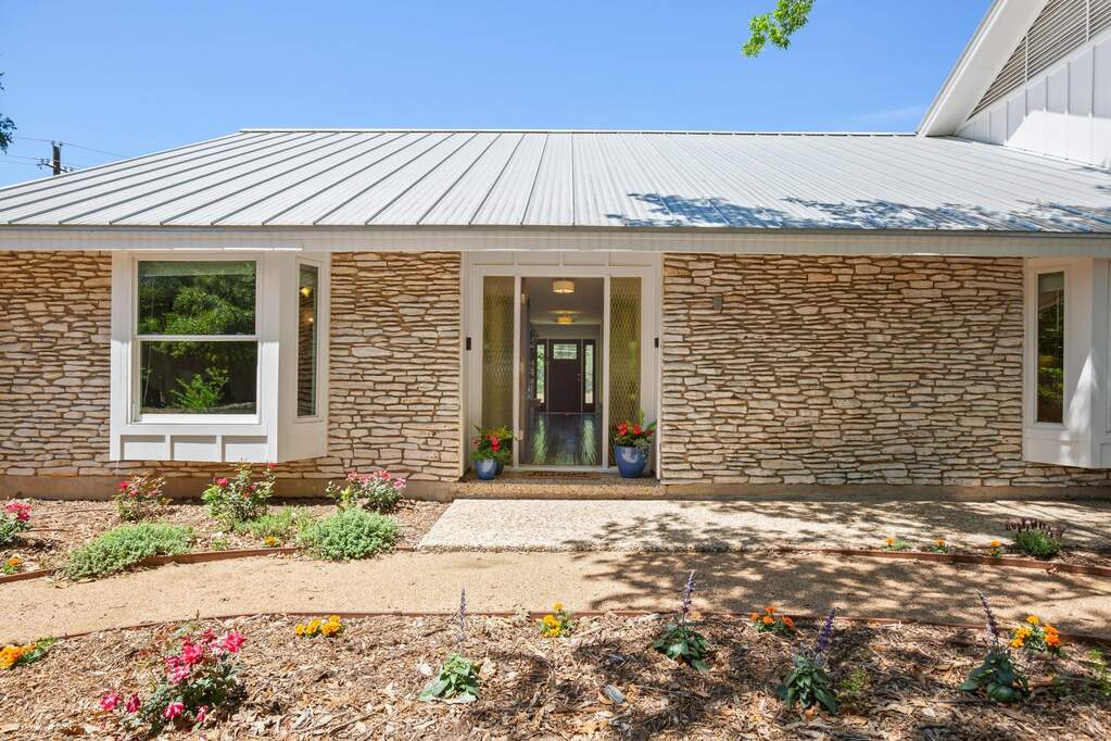 3 Bedroom Single Family Home/House's Image 7