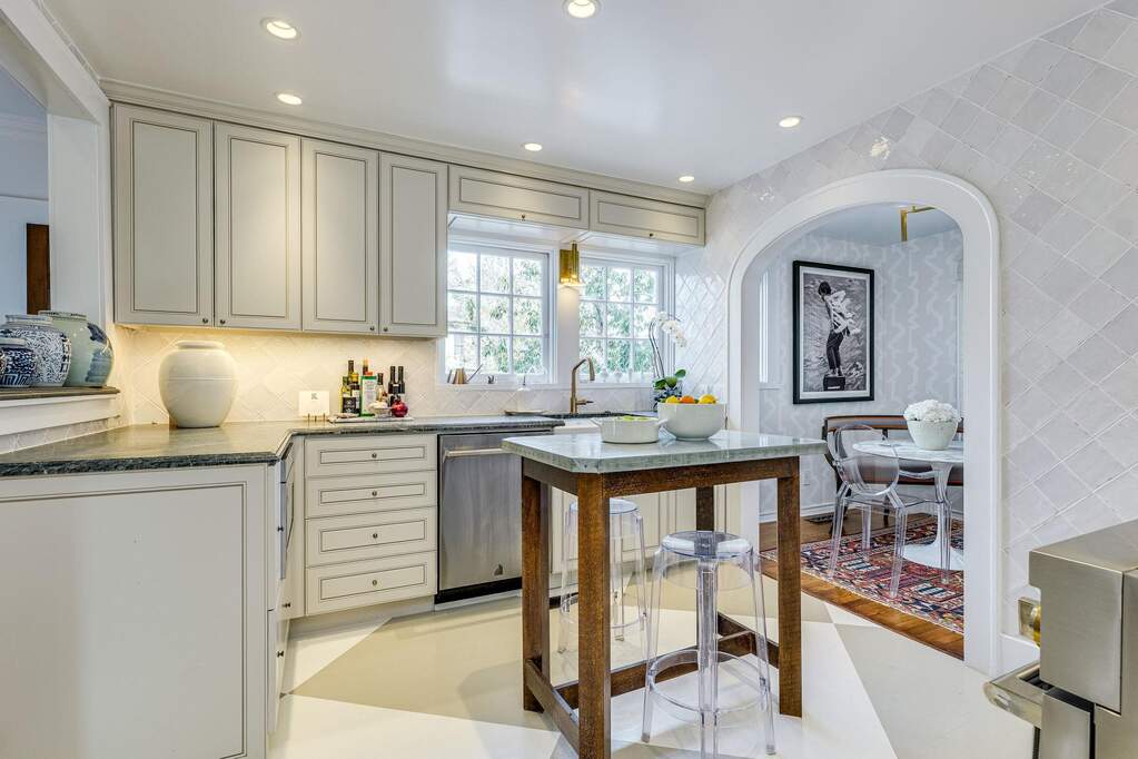 4 Bedroom Single Family Home/House's Image 18