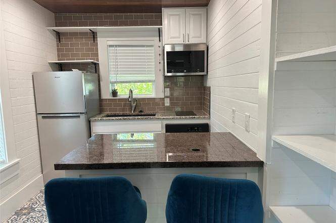 Single Family Home/House's Image 14