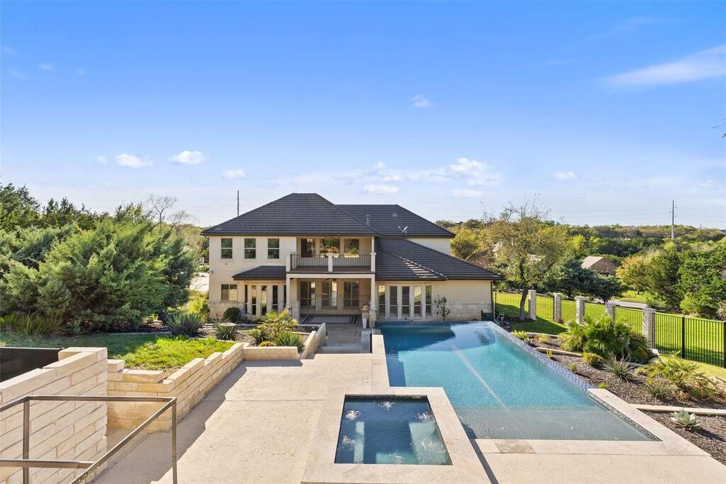 5 Bedroom Single Family Home/House's Image 21