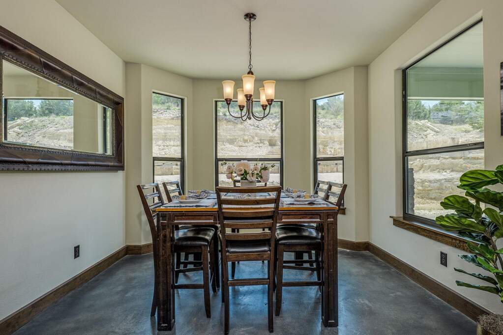 4 Bedroom Single Family Home/House's Image 18