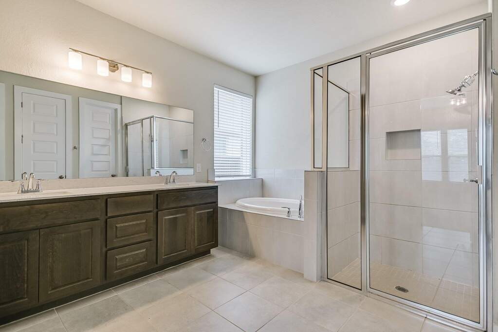 4 Bedroom Single Family Home/House's Image 11