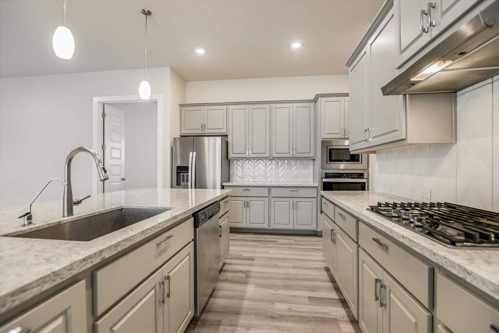 4 Bedroom Single Family Home/House's Image 6