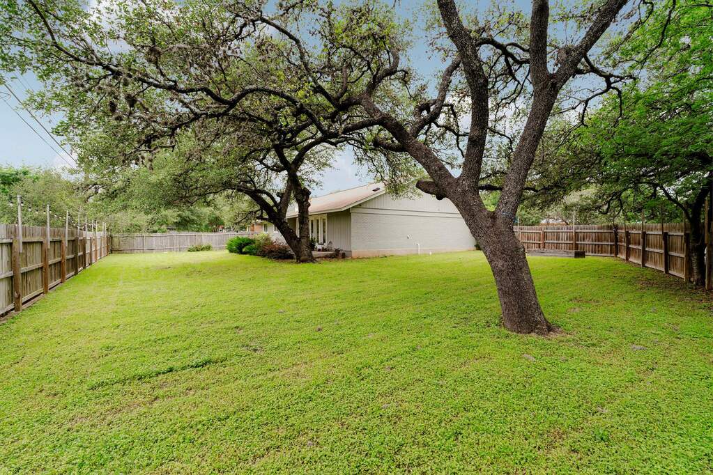 3 Bedroom Single Family Home/House's Image 27