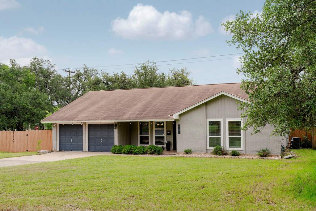 3 Bedroom Single Family Home/House's Image 32