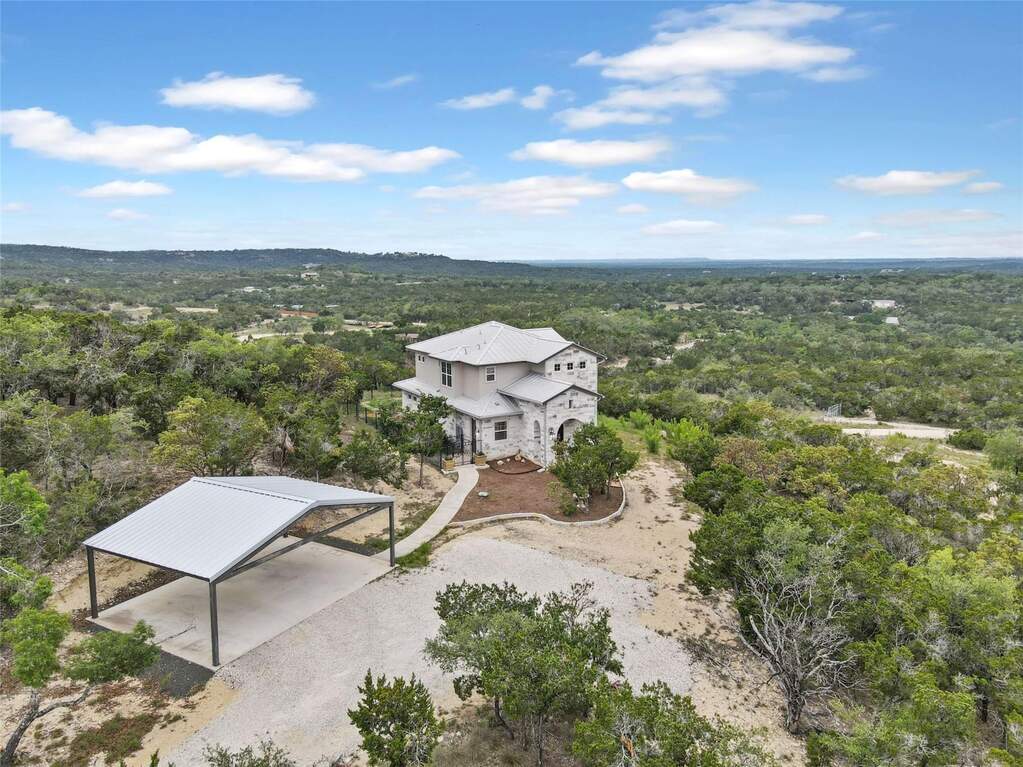 3 Bedroom Farm/Ranch/Plantation's Image 20