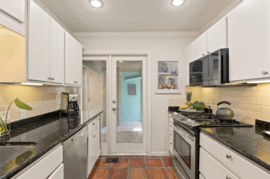 3 Bedroom Apartment/Flat's Image 8