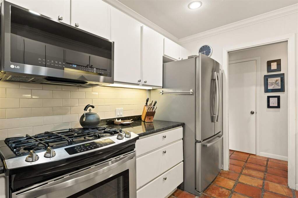 3 Bedroom Apartment/Flat's Image 10