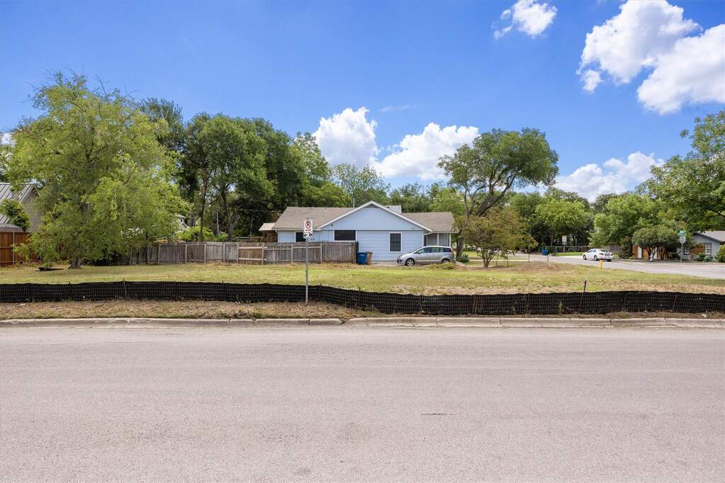 Land/Vacant Land's Image 8