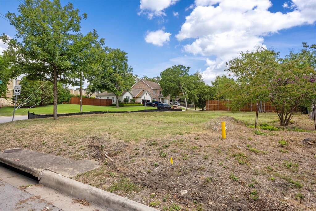Land/Vacant Land's Image 4
