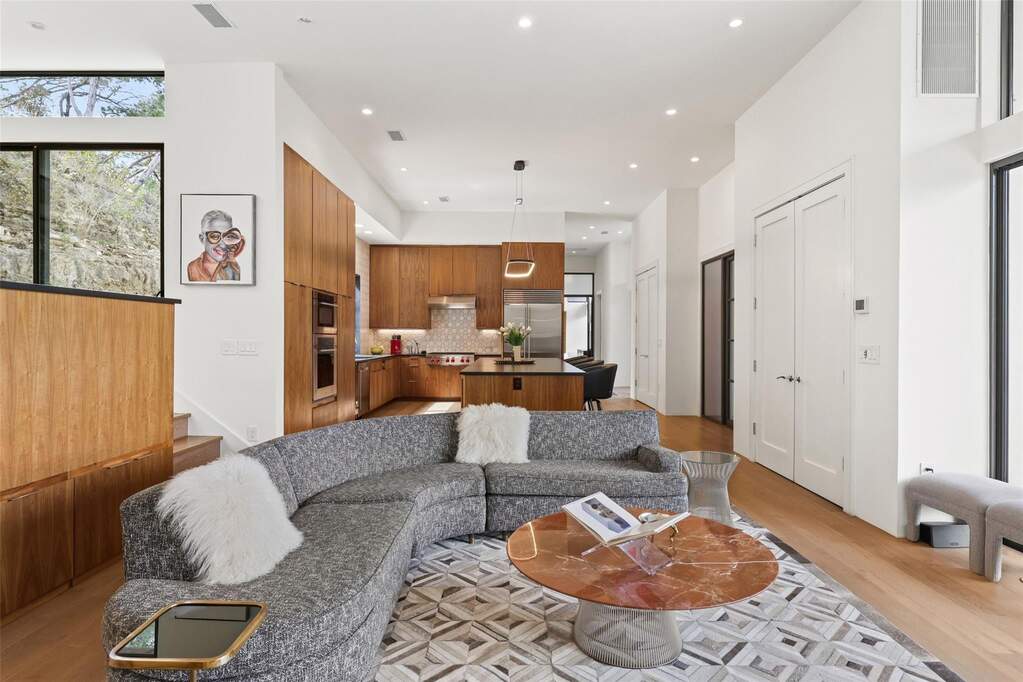 4 Bedroom Single Family Home/House's Image 10