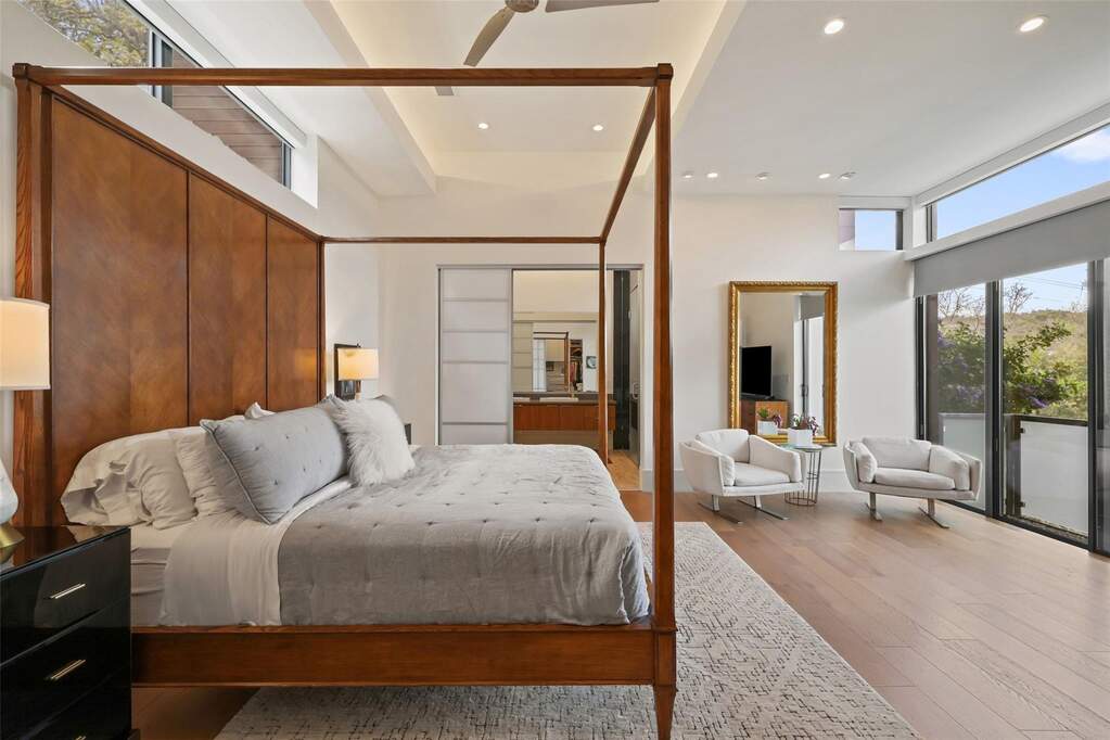 4 Bedroom Single Family Home/House's Image 14