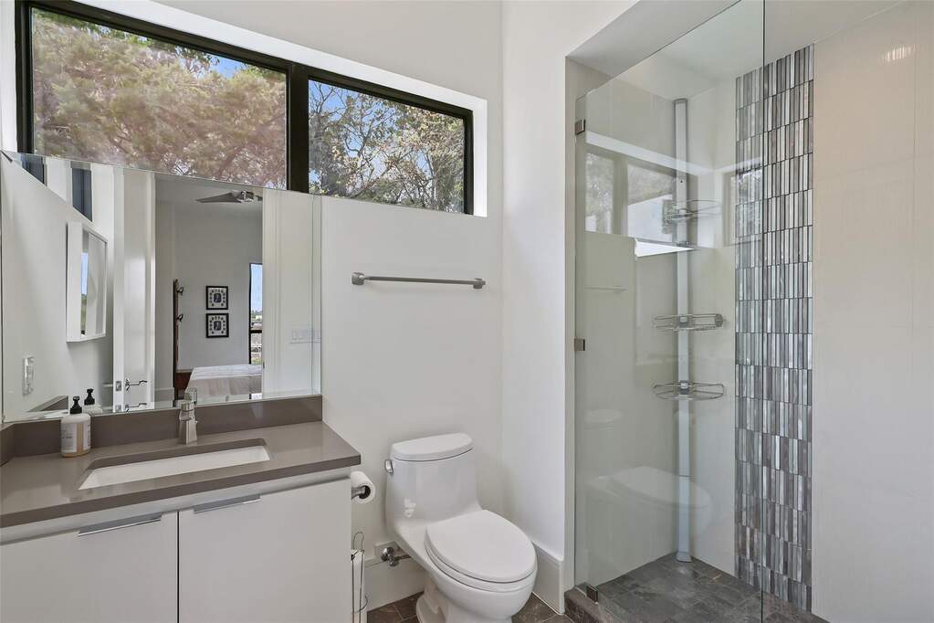 4 Bedroom Single Family Home/House's Image 27