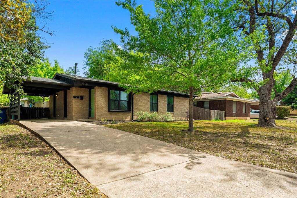4 Bedroom Single Family Home/House's Image 15